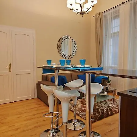 アパート Luxury *